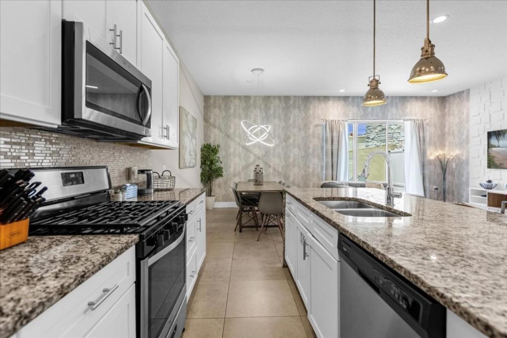 5 Bedrooms-6 Bathrooms-summerville Resort2668 Ss
