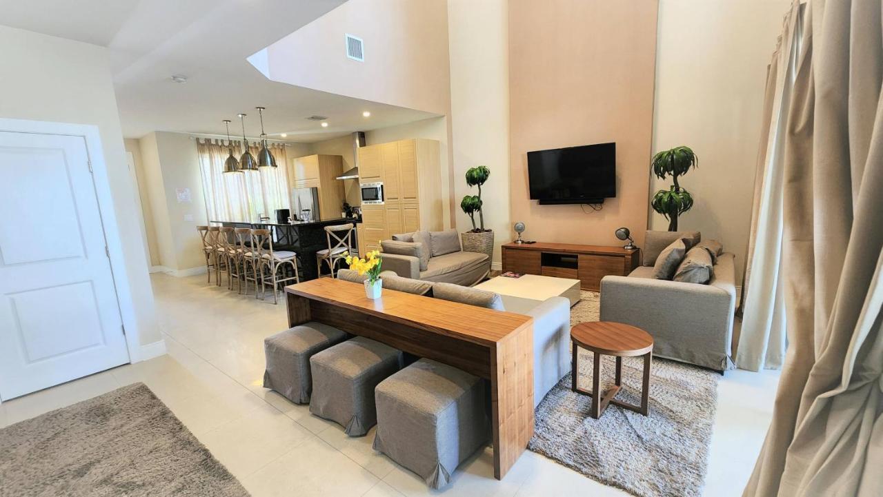 7639 Magic Village Luxury 3suites Near 192 *