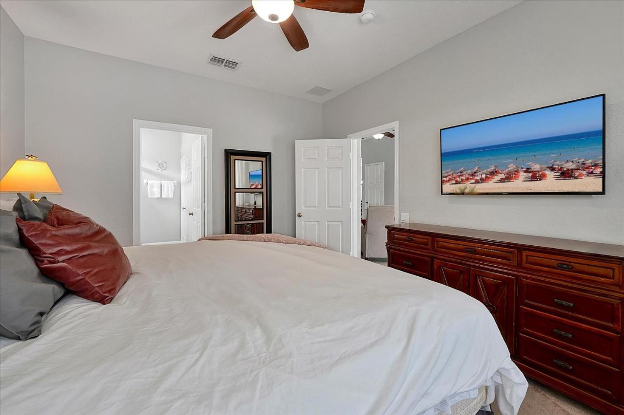 Windsor Hills Luxurious 3 Miles To Disney! Holiday home Orlando