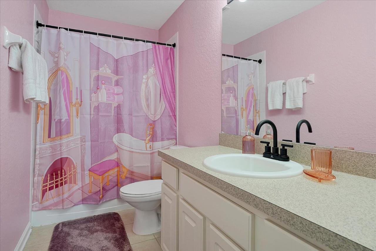 Windsor Hills Luxurious 3 Miles To Disney! Holiday home Orlando