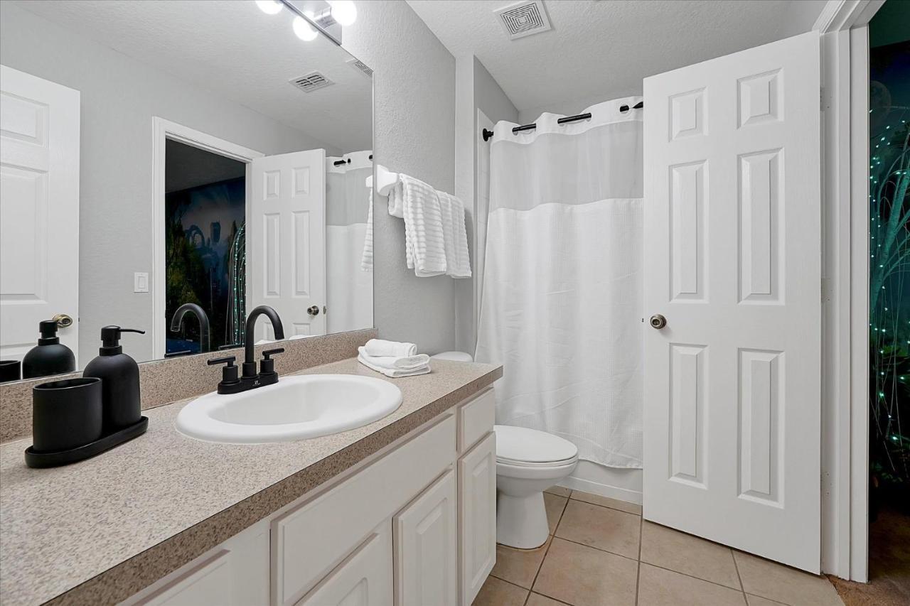 Windsor Hills Luxurious 3 Miles To Disney! Holiday home Orlando