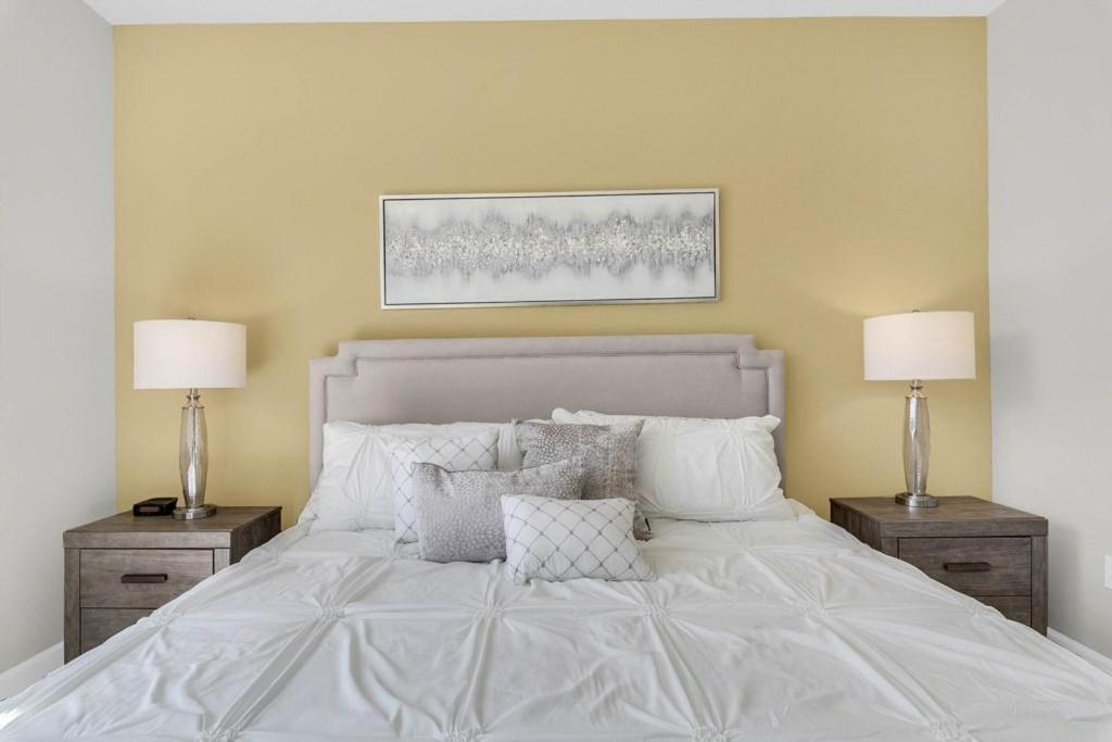 3 Bedrooms Pool With Clubhouse Amenities Retreat Apartment *