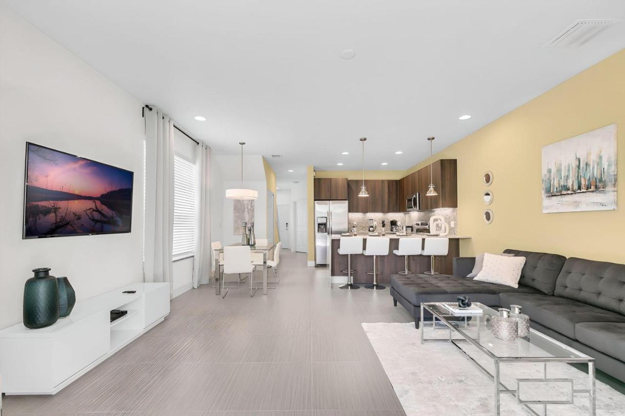 Apartment 3 Bedrooms Pool With Clubhouse Amenities Retreat