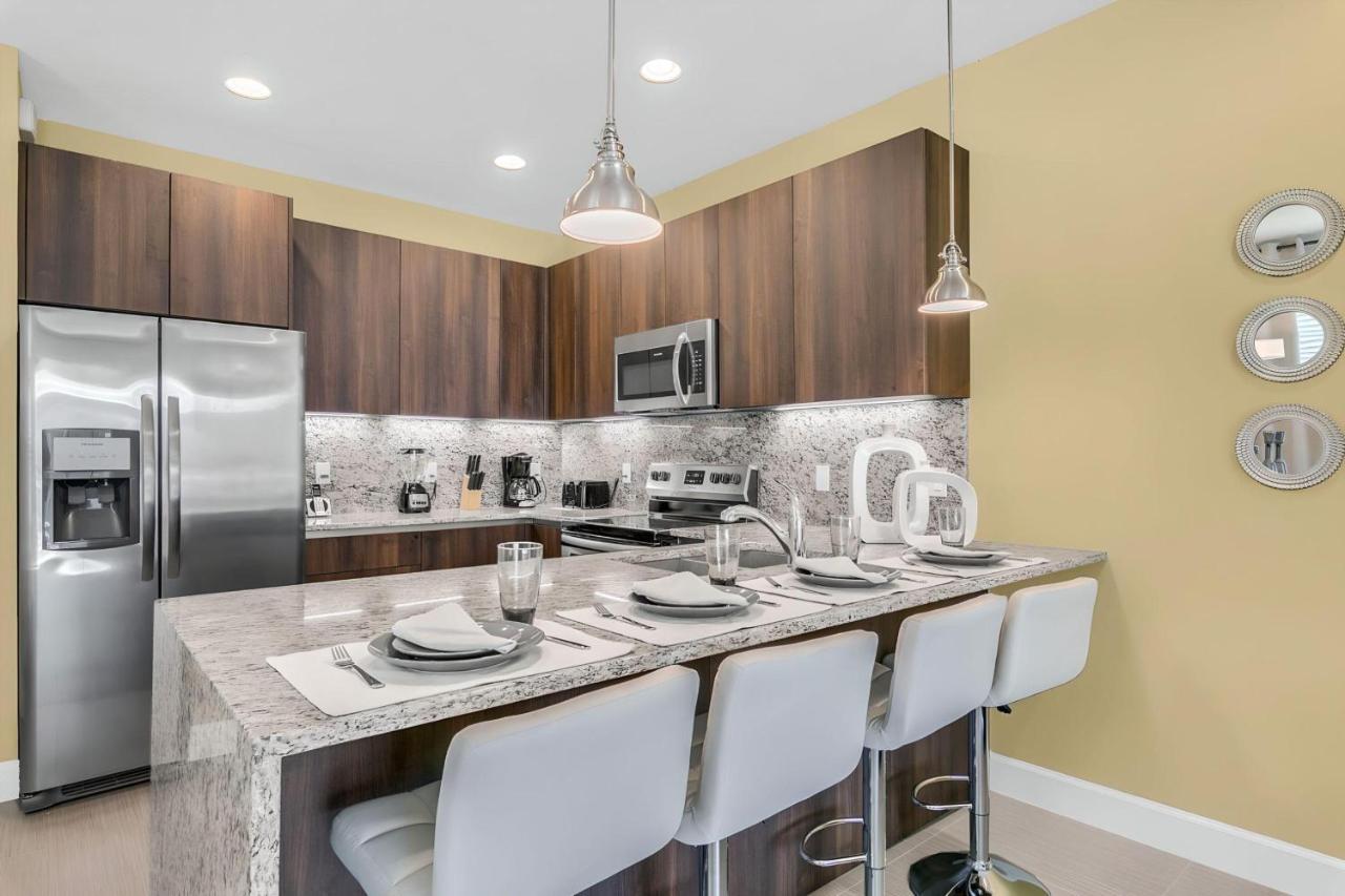 3 Bedrooms Pool With Clubhouse Amenities Retreat Apartment *