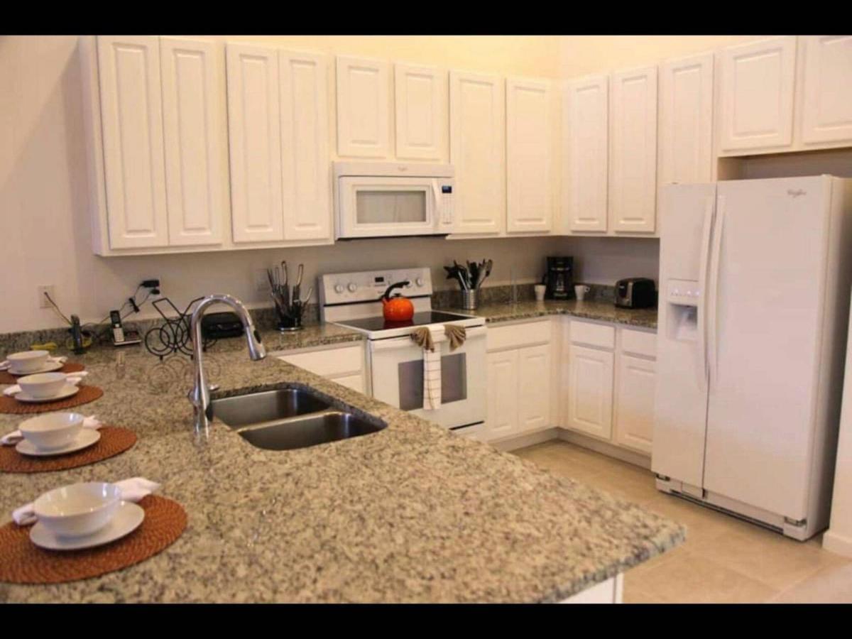 3860 - Wonderful And Modern House With Pool Close Holiday home