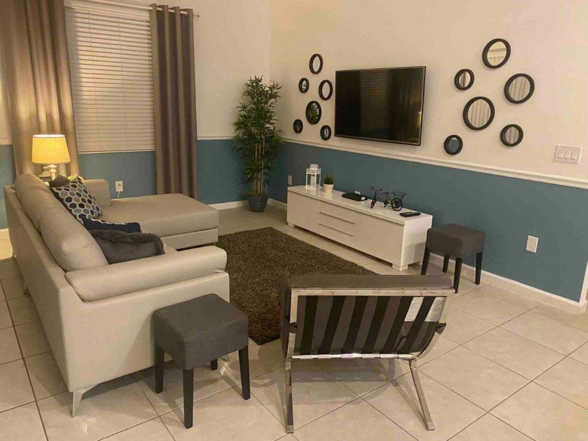 3860 - Wonderful And Modern House With Pool Close Holiday home