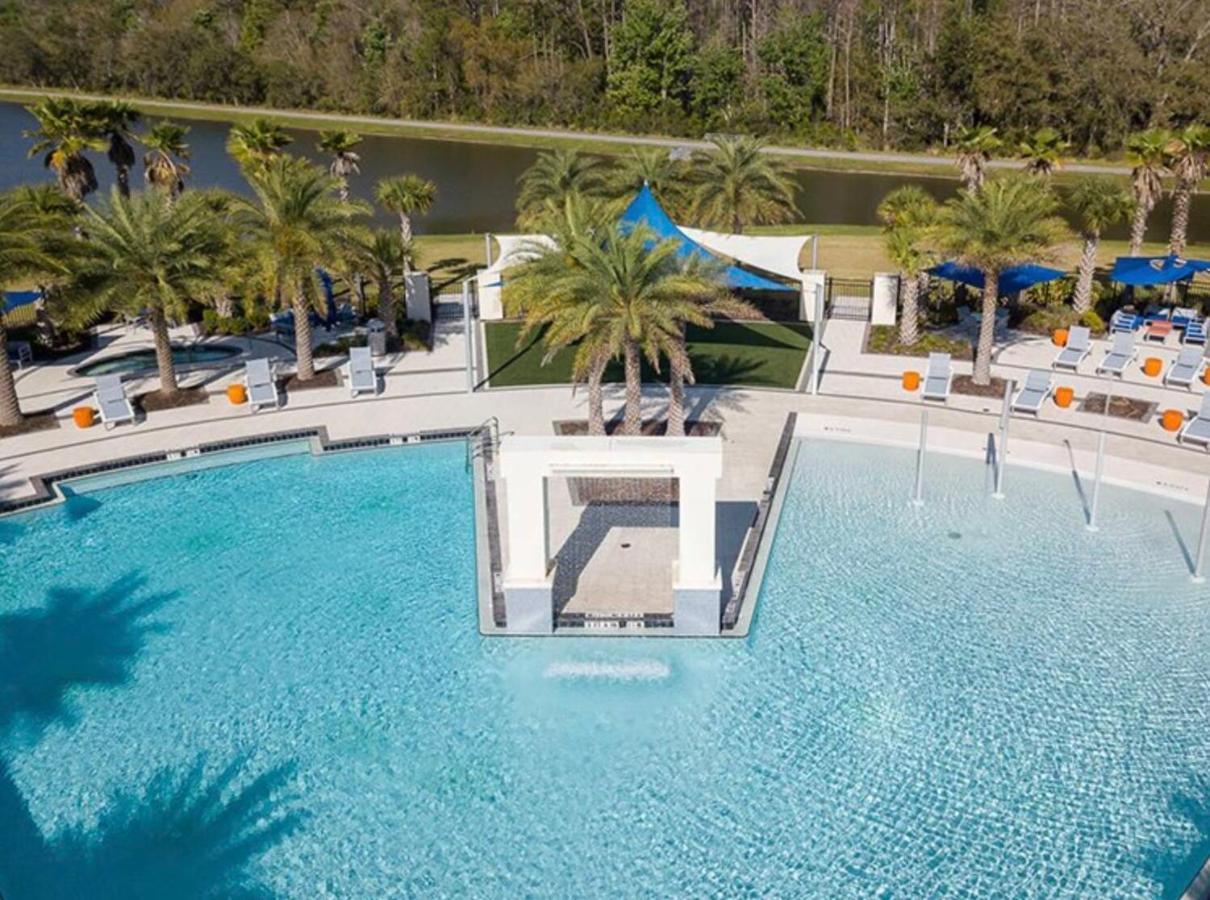 3860 - Wonderful And Modern House With Pool Close