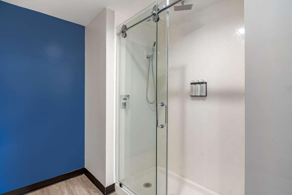 Cambria Universal Blvd Hotel