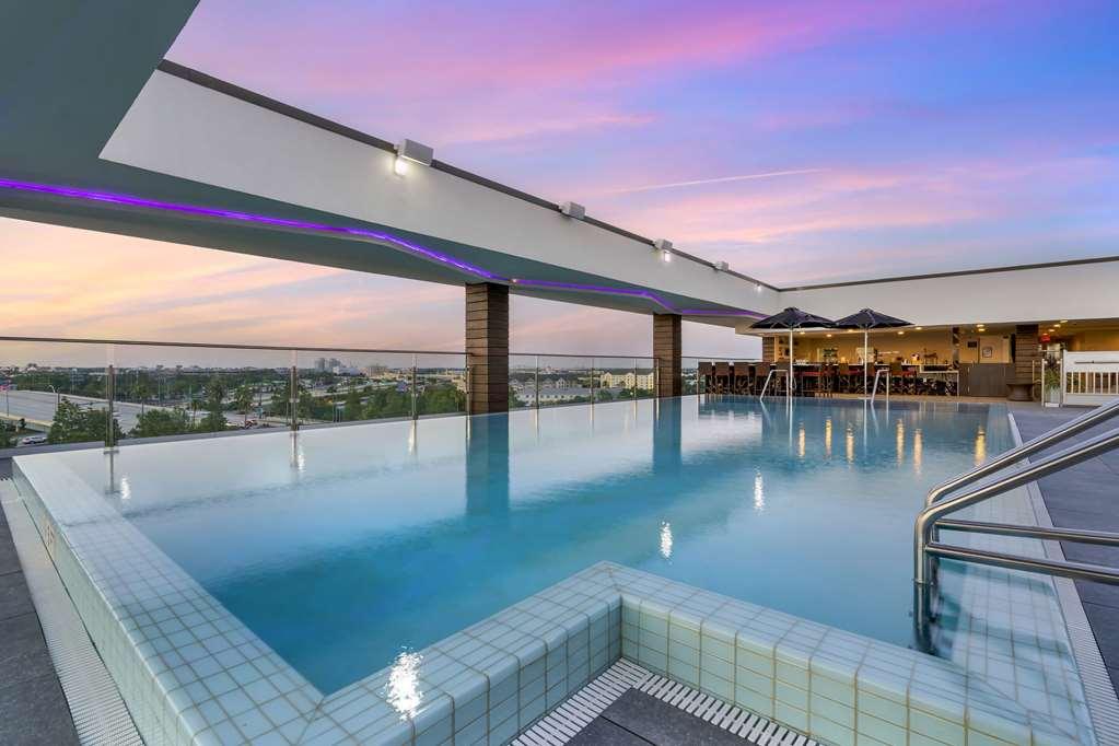 Cambria Universal Blvd Hotel