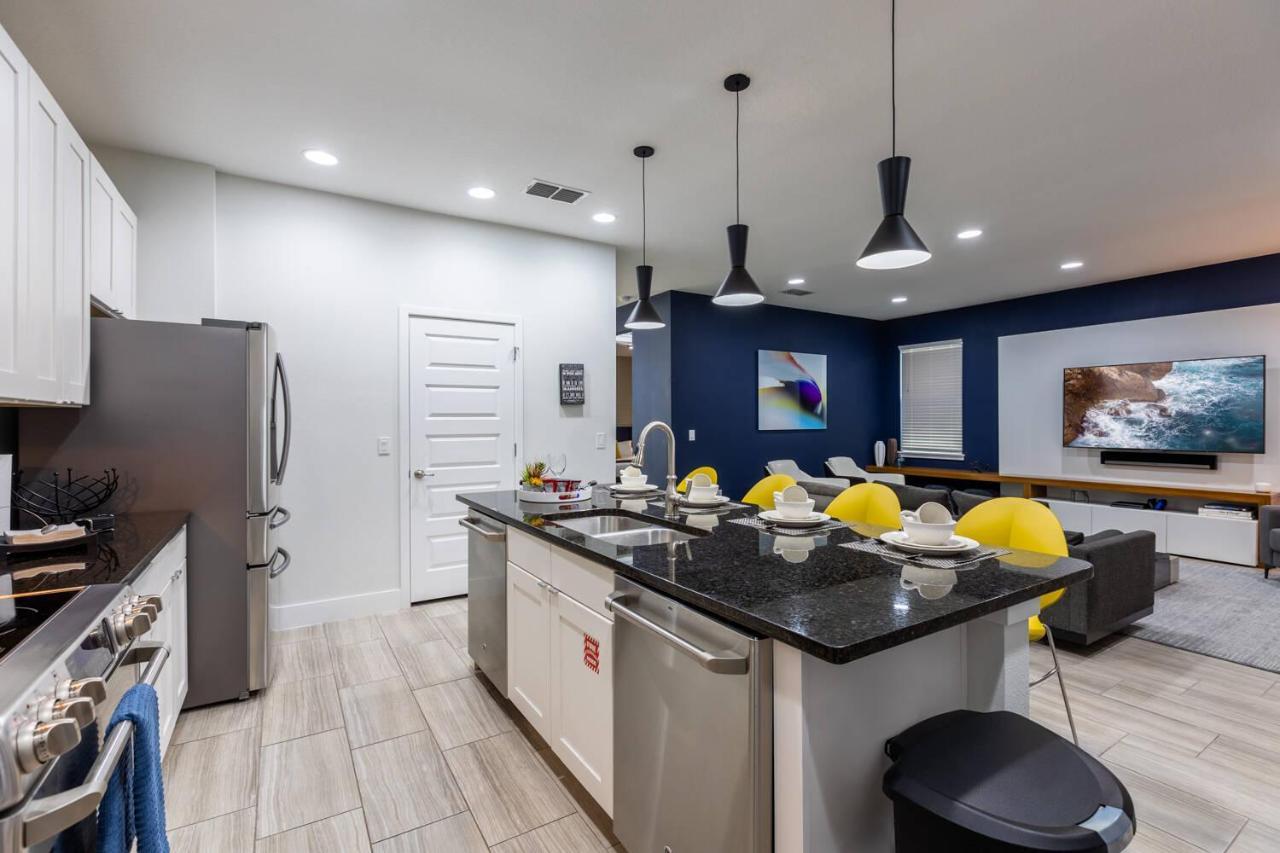 Comfy Modern House W Pool Perfect Location Holiday home *