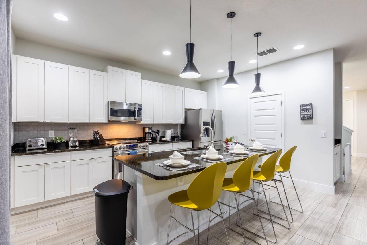 Comfy Modern House W Pool Perfect Location Holiday home Orlando