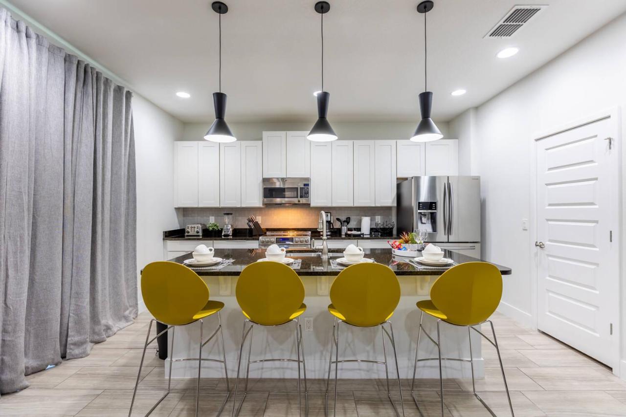 Comfy Modern House W Pool Perfect Location Holiday home Orlando