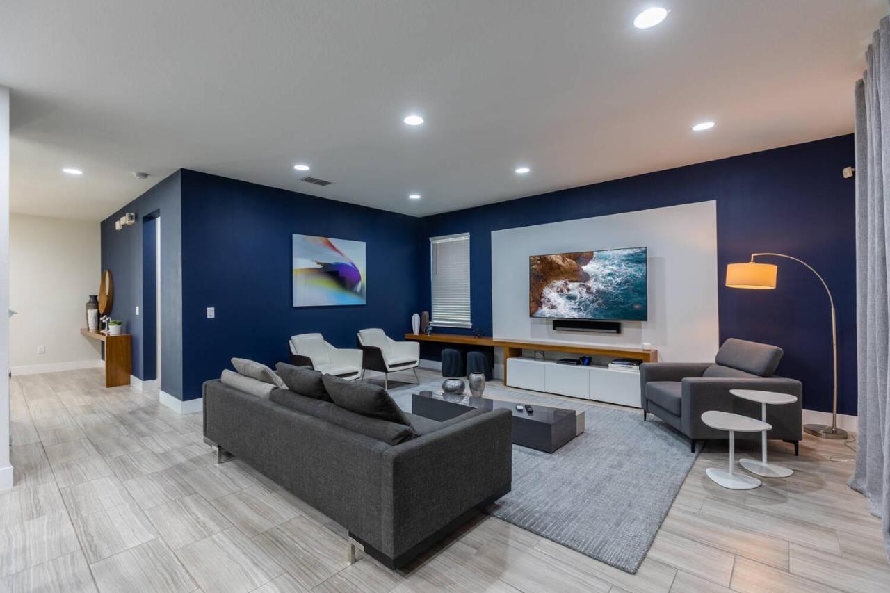 Comfy Modern House W Pool Perfect Location *