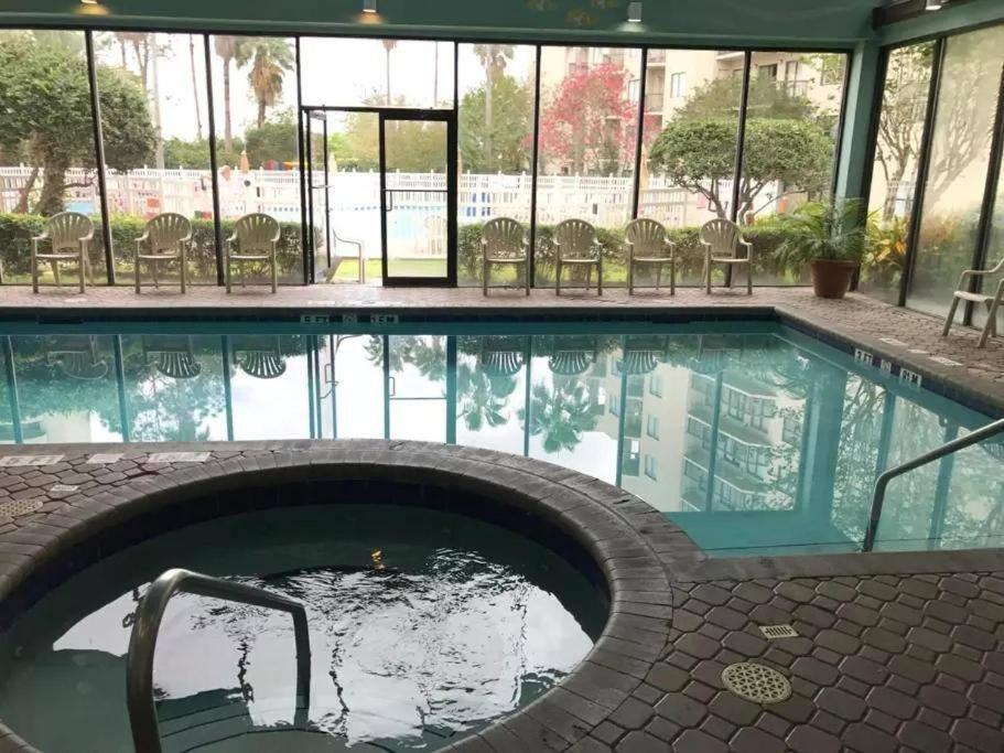 Universal Studios. Amazing 2 Bedroom Apartment! Apartment *