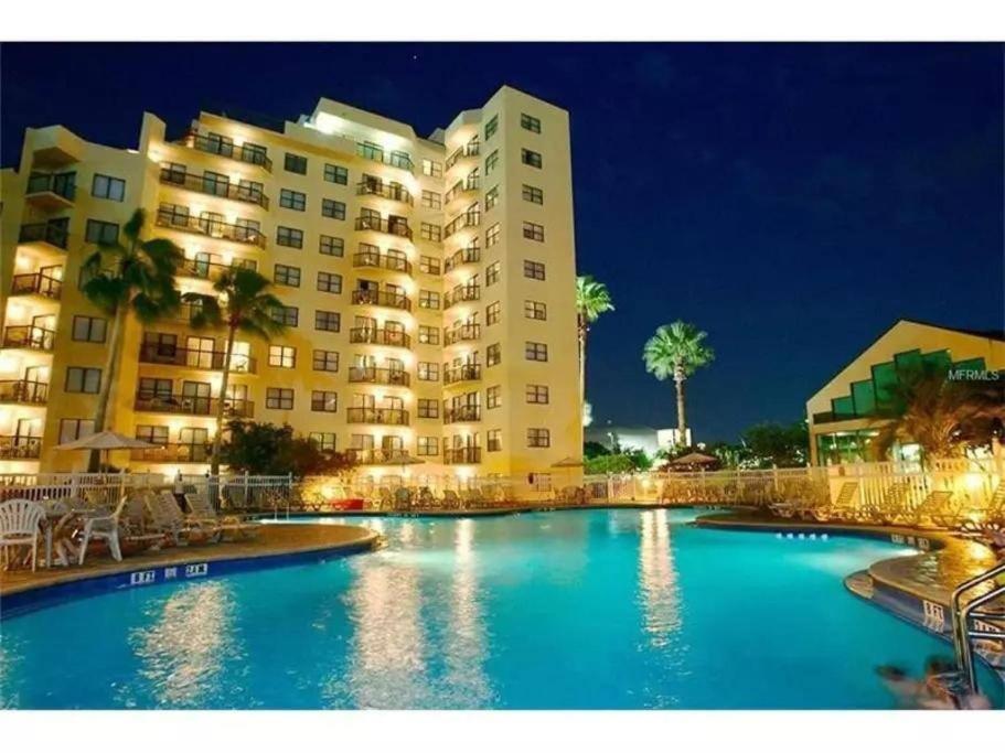 Universal Studios. Amazing 2 Bedroom Apartment! *