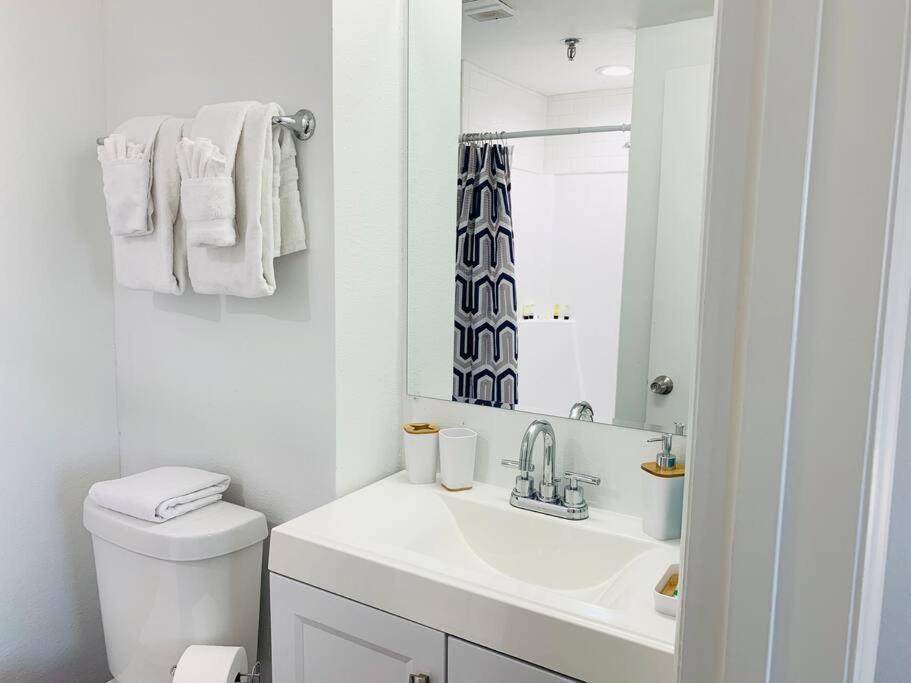 Universal Studios. Amazing 2 Bedroom Apartment! Apartment *