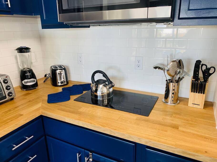 Universal Studios. Amazing 2 Bedroom Apartment! *