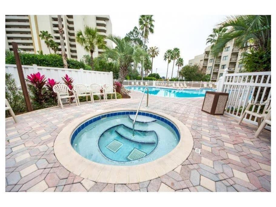 Universal Studios. Amazing 2 Bedroom Apartment!