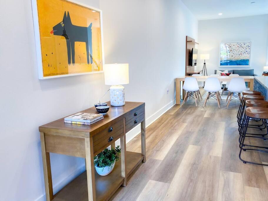 Brand New 3 Bedroom Near Disney / Wi-fi / Parking Holiday home
