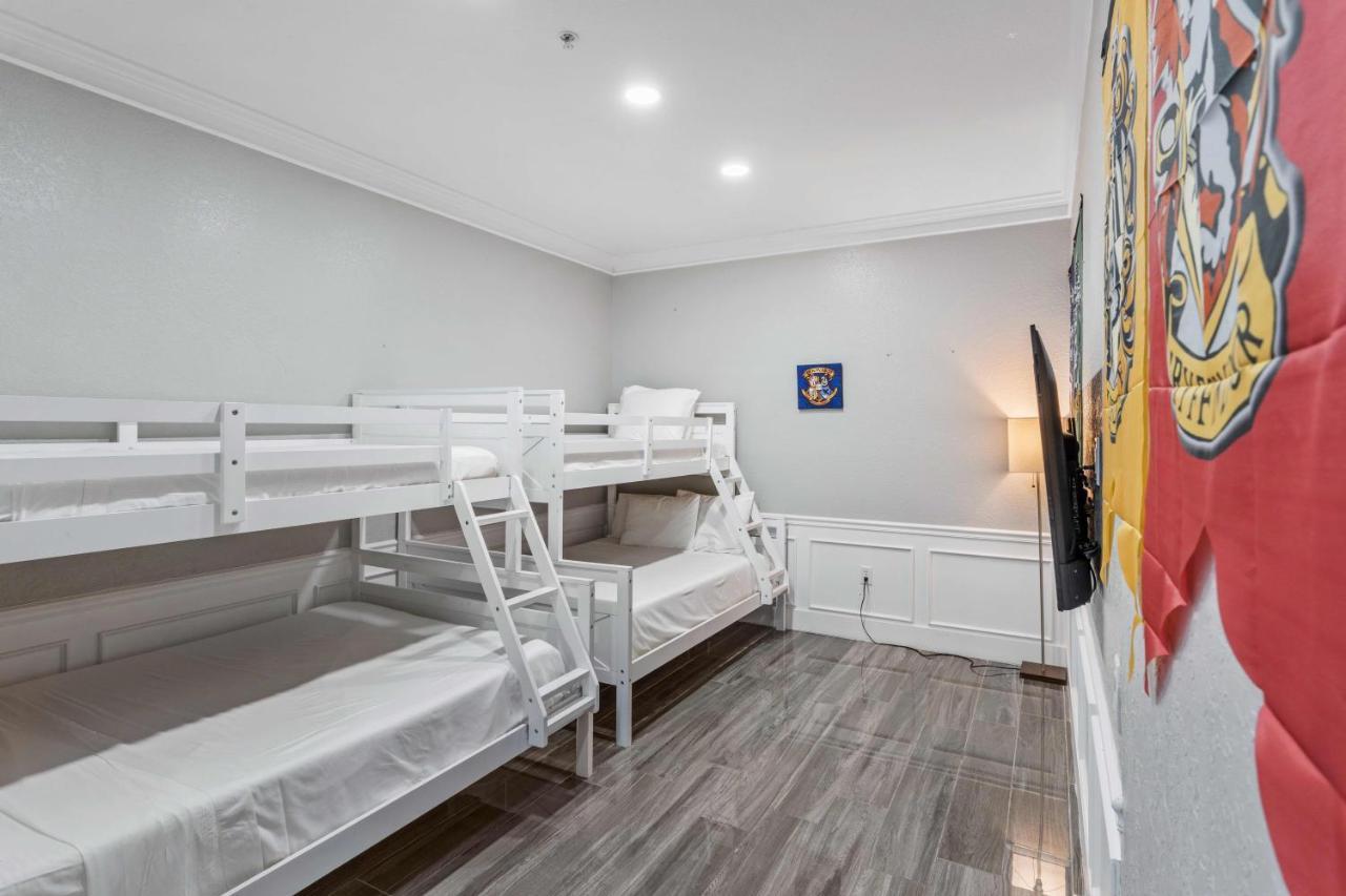 4816 Cayview Avenue 303 *