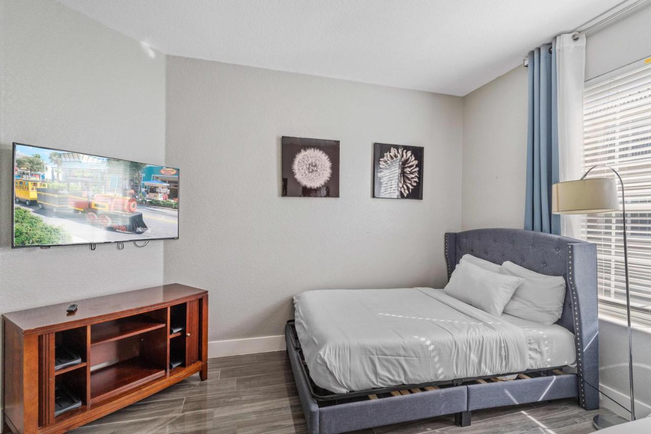 4816 Cayview Avenue 303 Apartment *