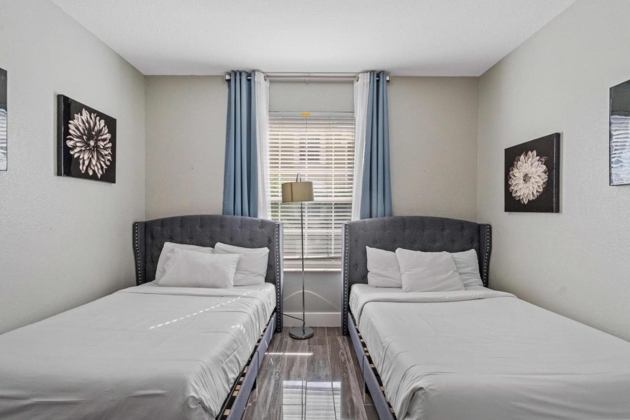 4816 Cayview Avenue 303 *