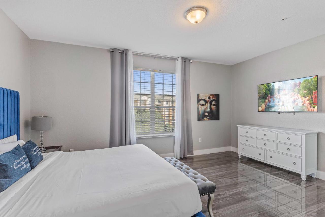 Apartment 4816 Cayview Avenue 303 *