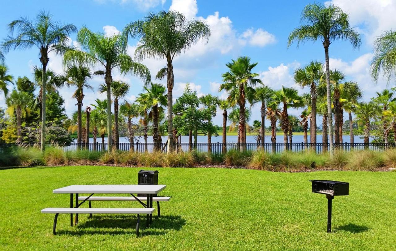 4816 Cayview Avenue 303 * Orlando