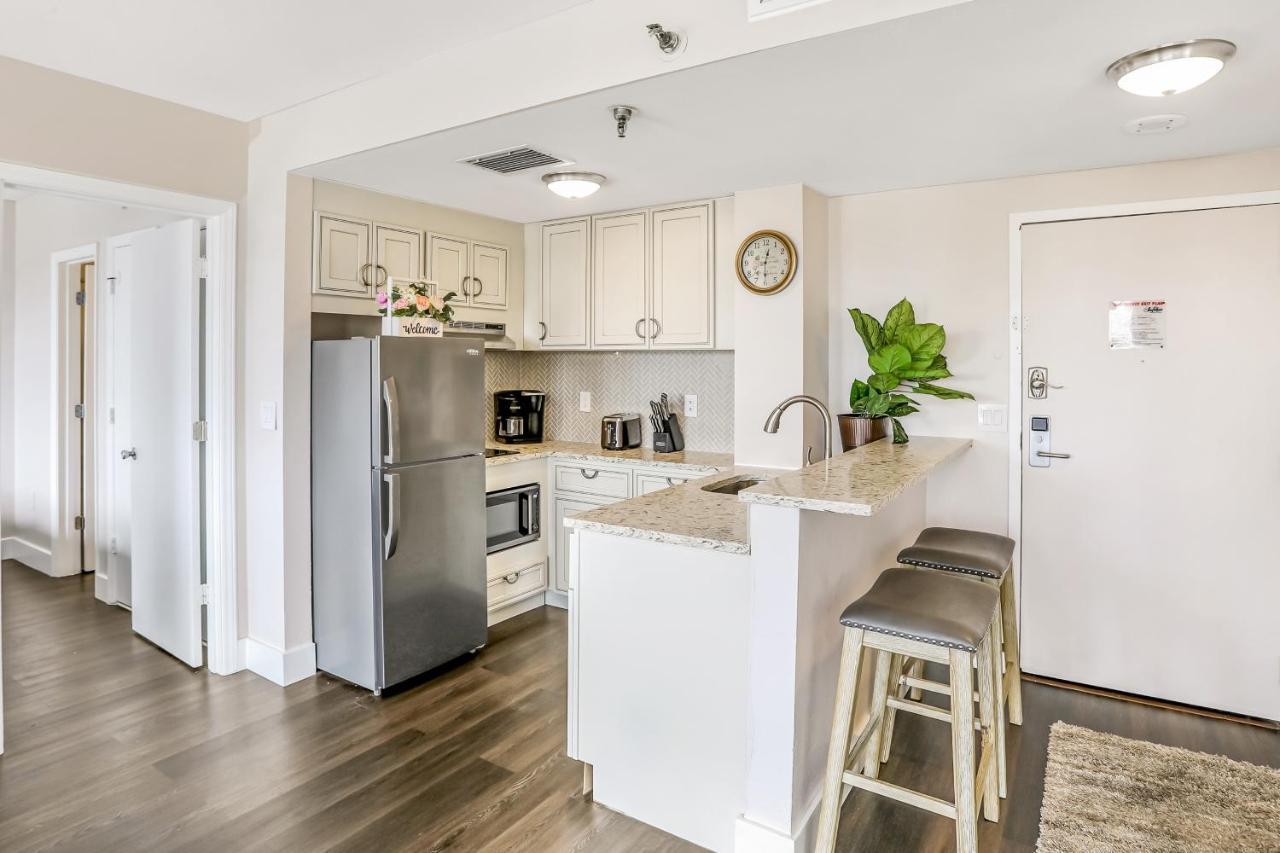 Vibrant Waters, Unit #3604 Apartment