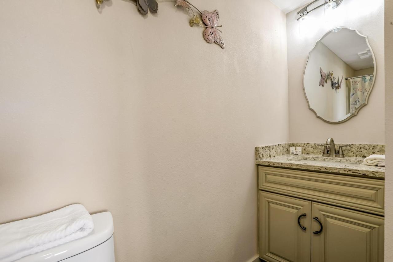 Vibrant Waters, Unit #3604 Apartment