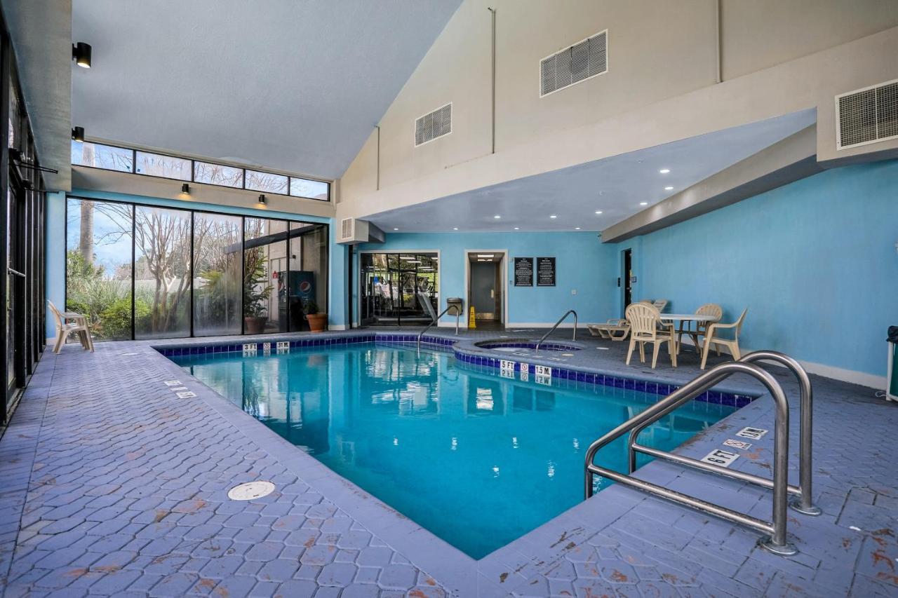 Apartment Vibrant Waters, Unit #3604 *