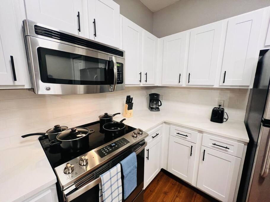 Relax At Avalon's Best Apartment *