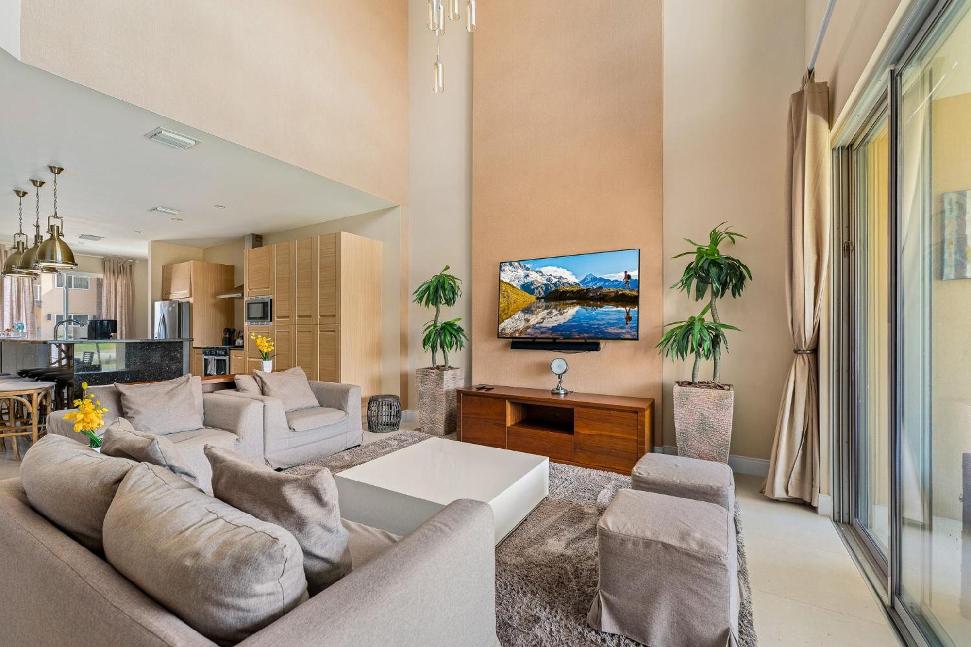 4 Bedroom W/ Amenities + 3 Mi To *