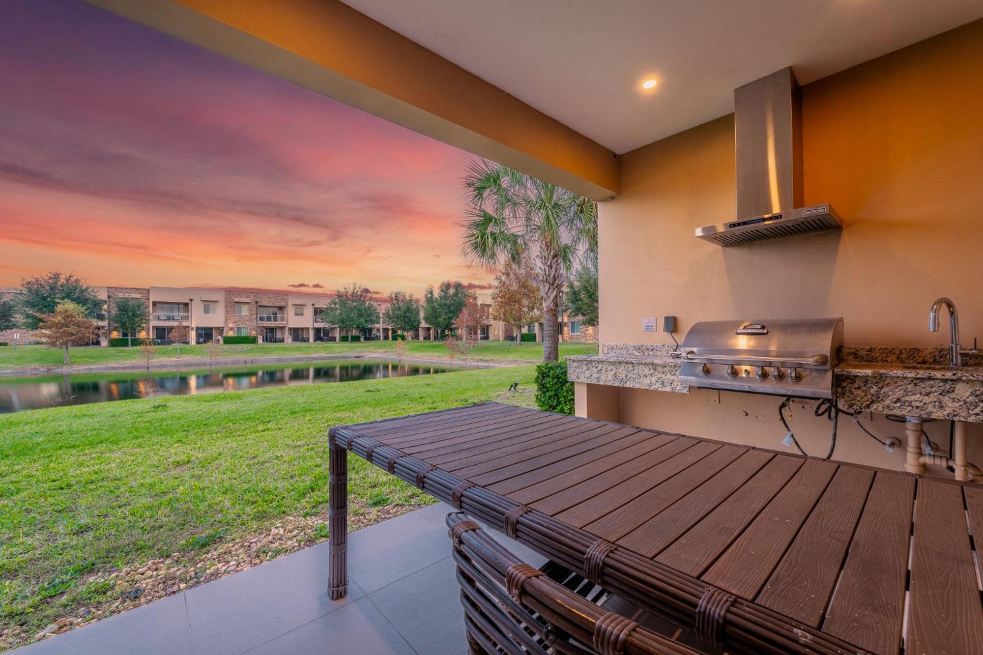 Apartment 4 Bedroom W/ Amenities + 3 Mi To