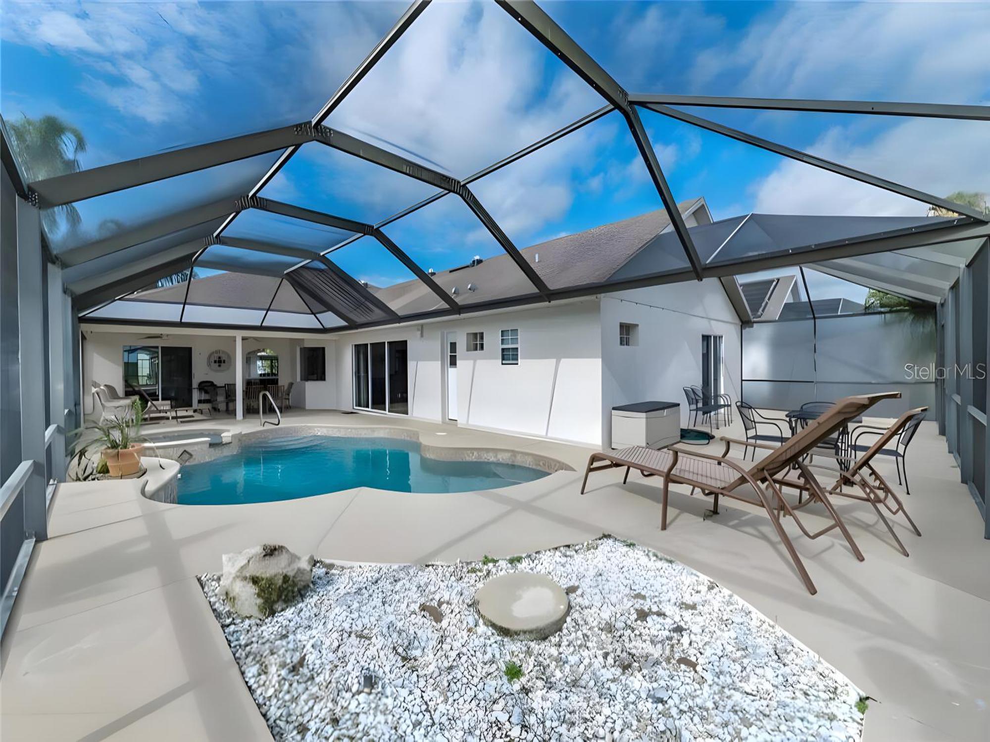 Holiday home Stunning 5 Bedroom Pool Hot Tub 10 Mins To *