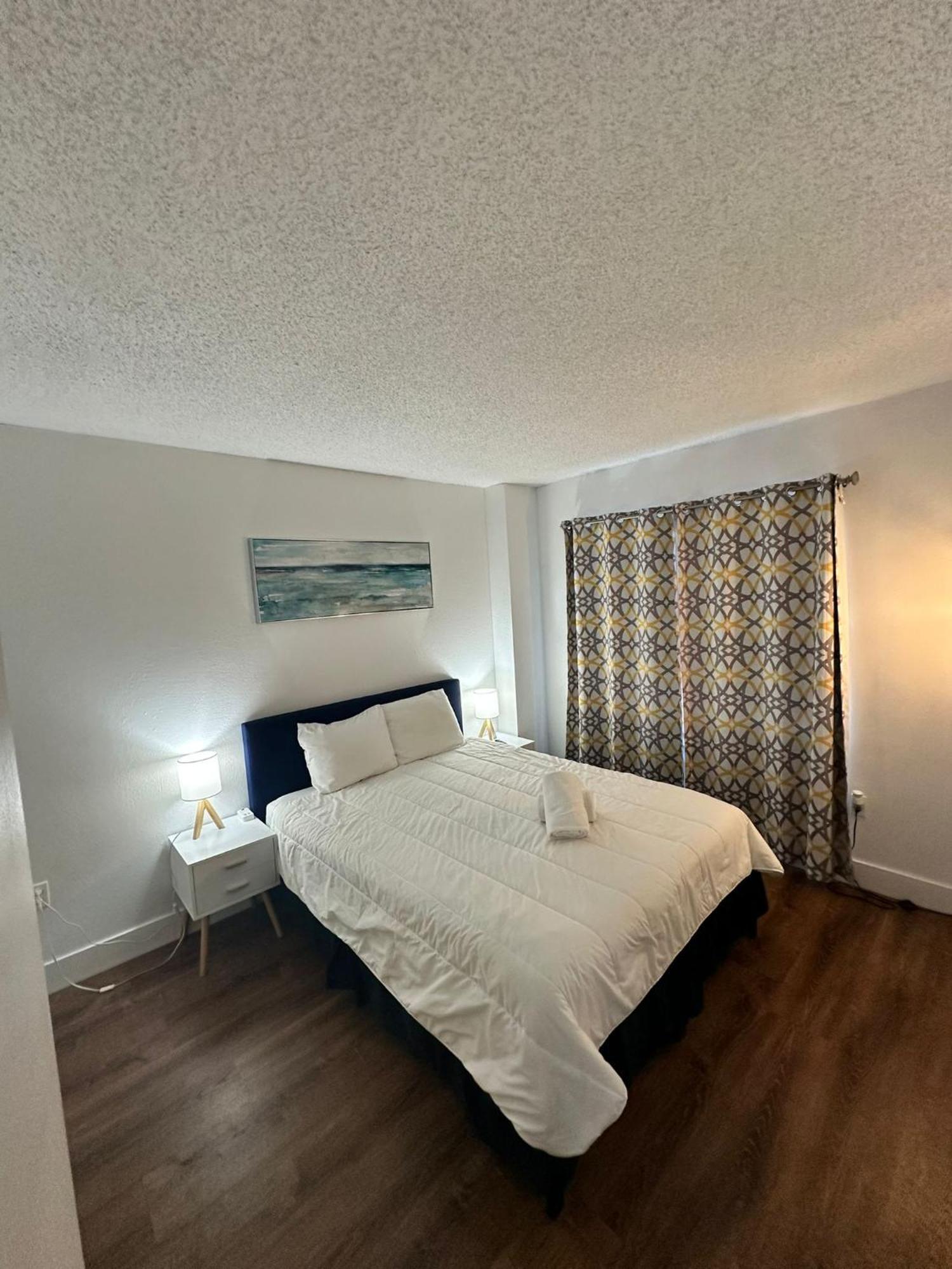 Universal Studios. Amazing 2 Bedroom Apartment! *