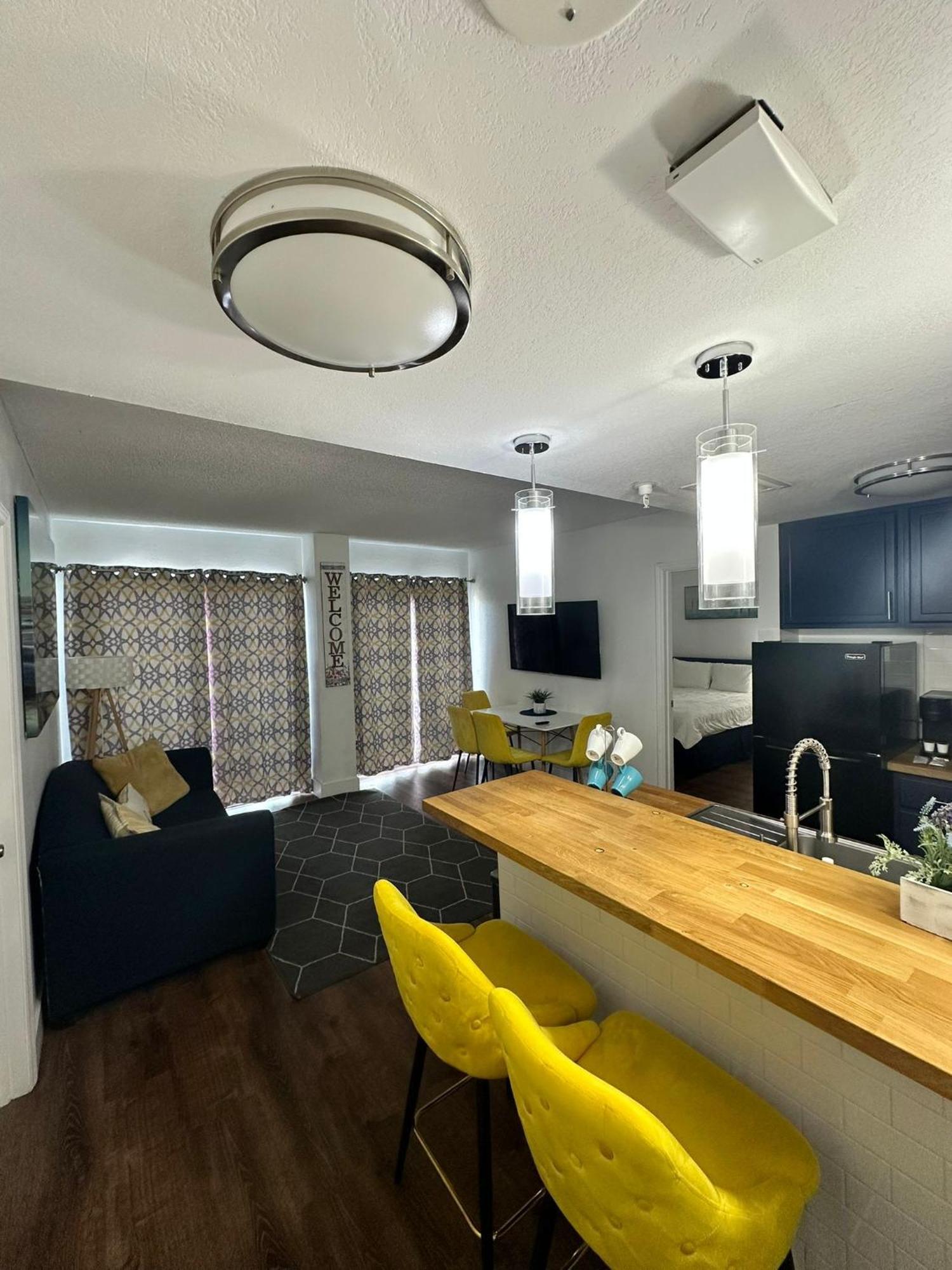 Universal Studios. Amazing 2 Bedroom Apartment! * Orlando