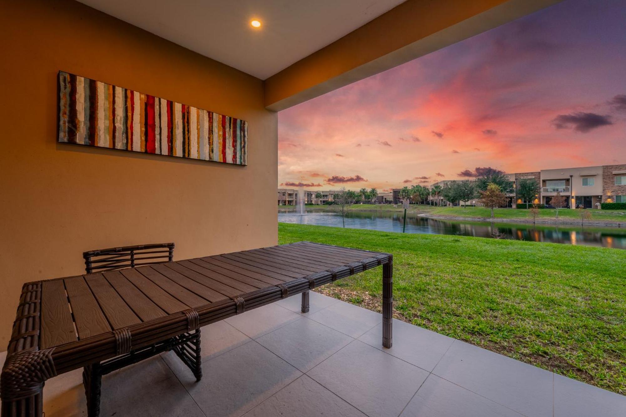 4 Bedroom W/ Amenities + 3 Mi To Apartment Orlando