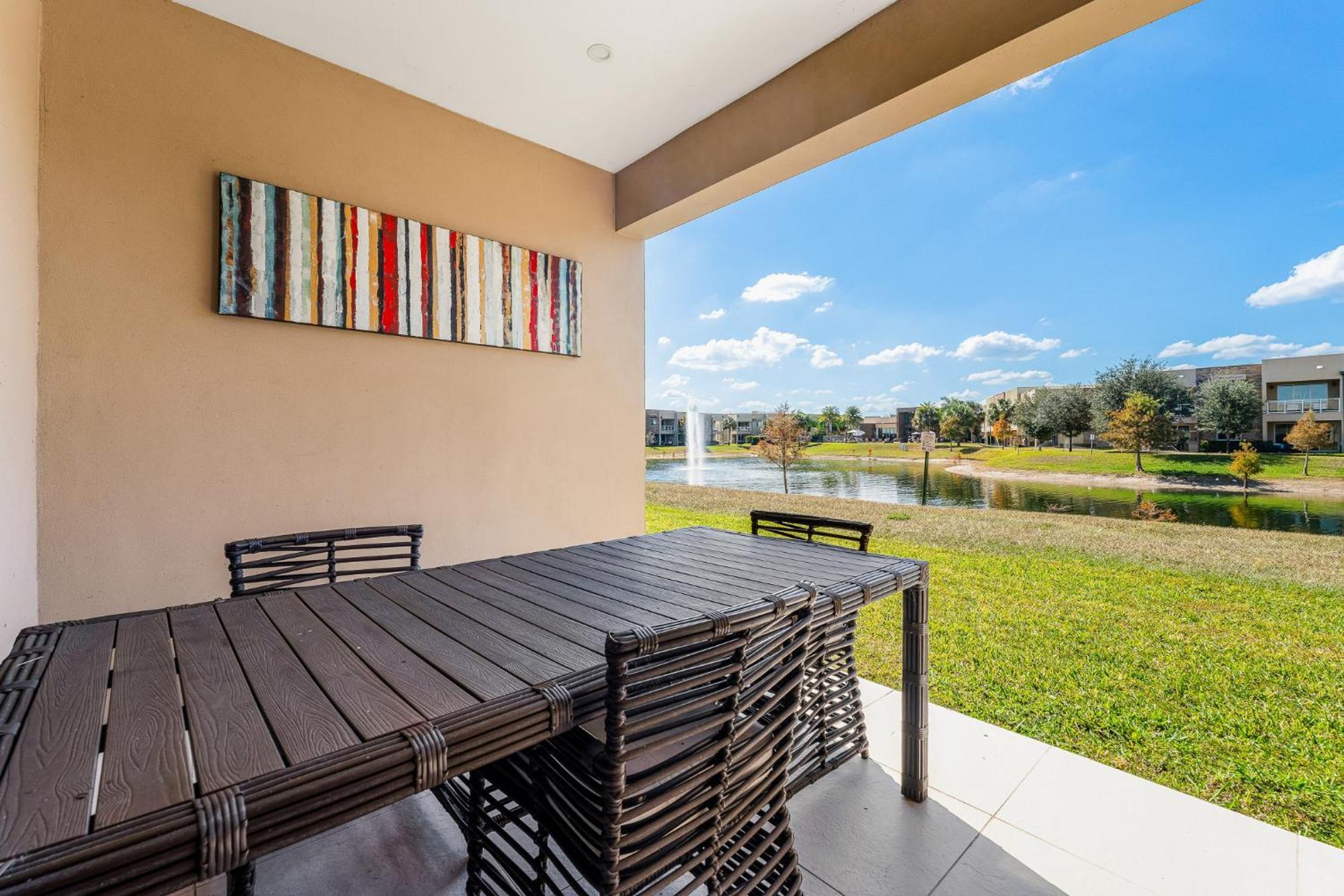 4 Bedroom W/ Amenities + 3 Mi To Apartment