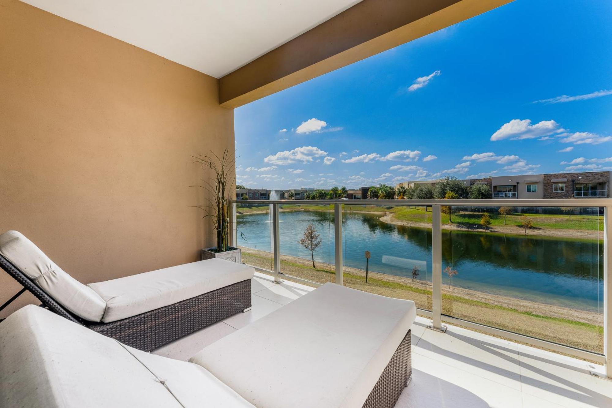 4 Bedroom W/ Amenities + 3 Mi To