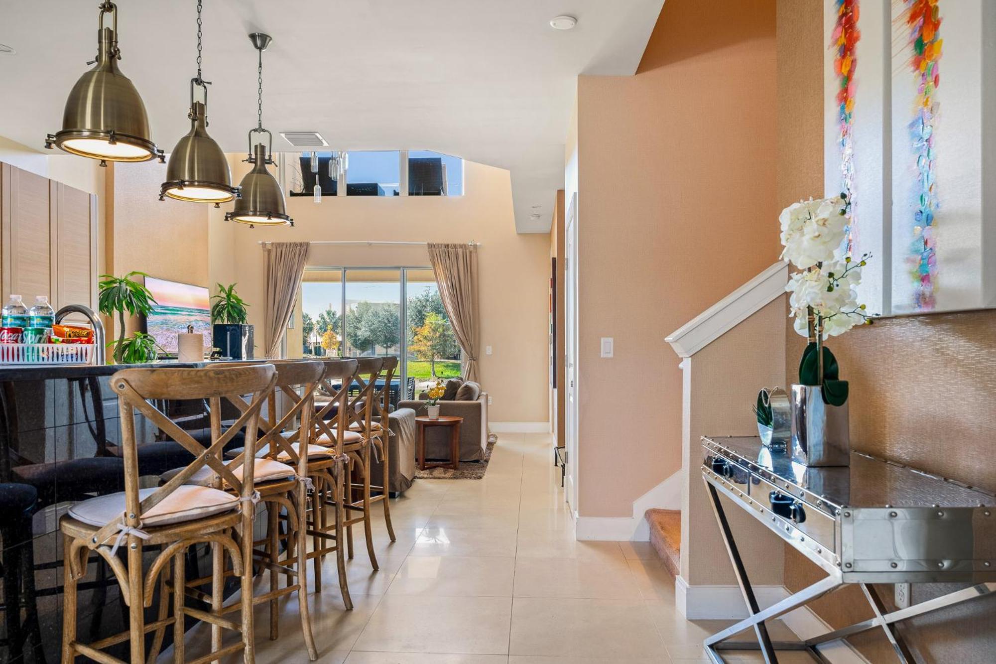 4 Bedroom W/ Amenities + 3 Mi To Apartment *