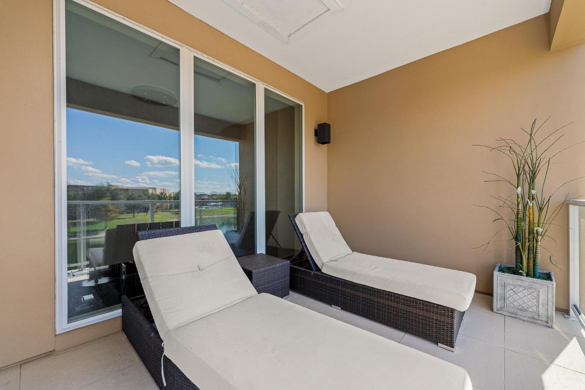 4 Bedroom W/ Amenities + 3 Mi To