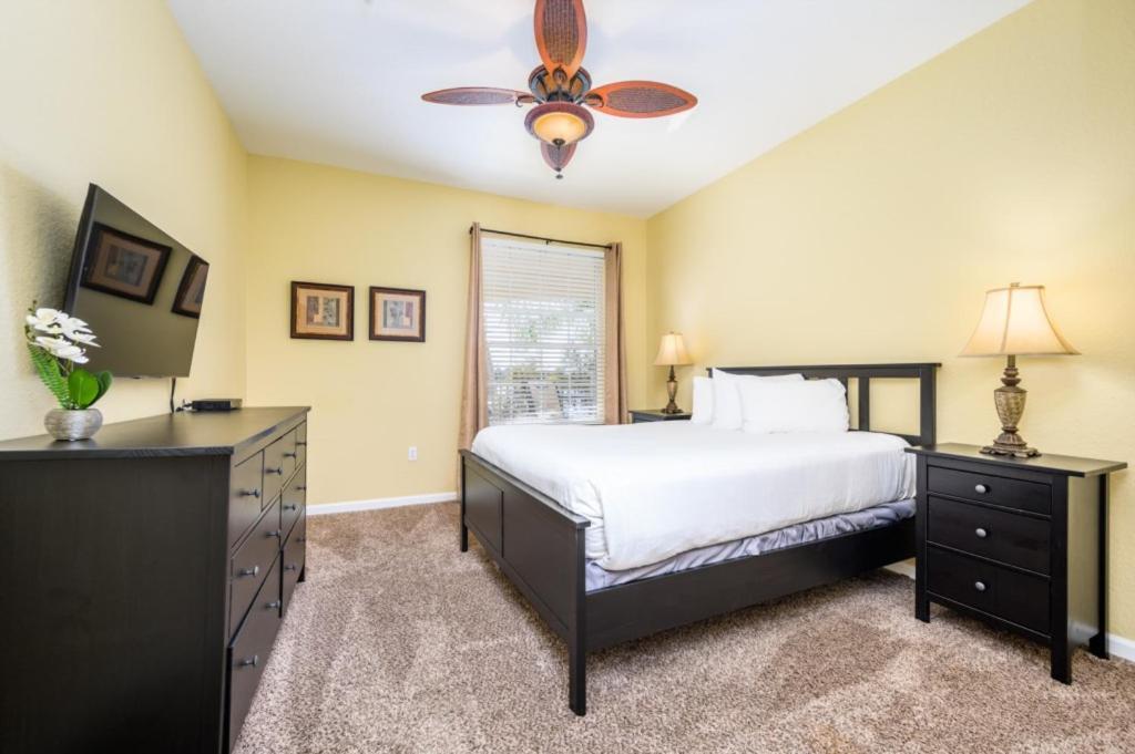 3 Bedroom Premium Lakeview Condo-1012 * Orlando
