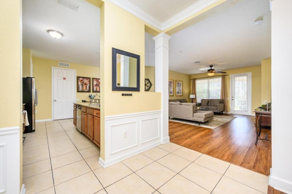 Apartment 3 Bedroom Premium Lakeview Condo-1012