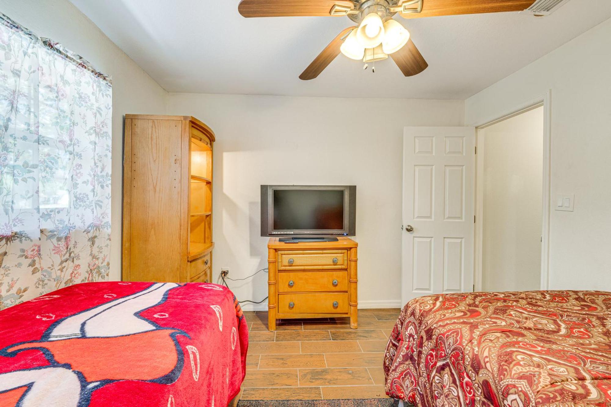 South Apopka With Pool About 16 Mi To Orlando! Holiday home *