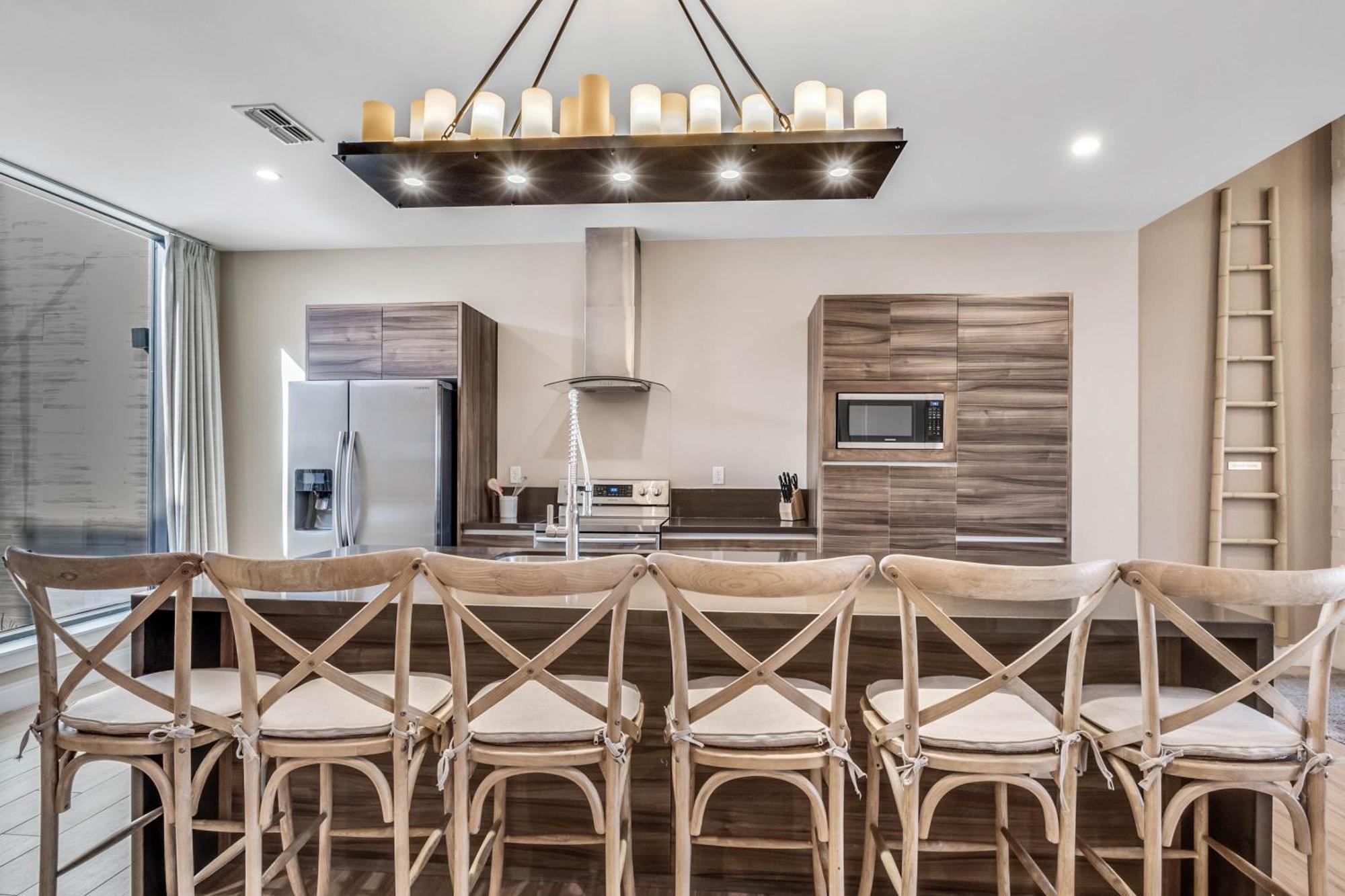 3 Bedroom - 3,5 Bathroom Magic Village 7540 Bd *