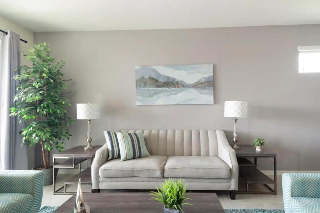 Apartment 3 Bedrooms - 2 Bathrooms - Storey 4751-308 Ct