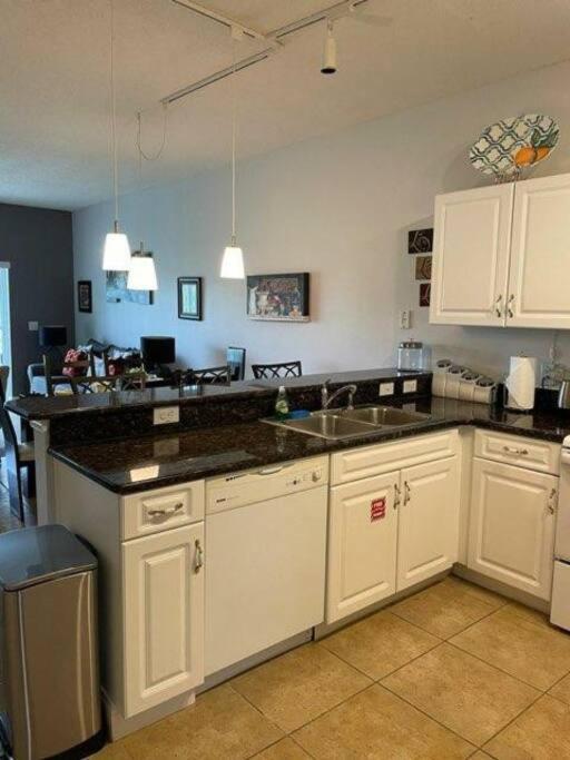 Affordable 3 Miles From And Golf! Apartment Orlando