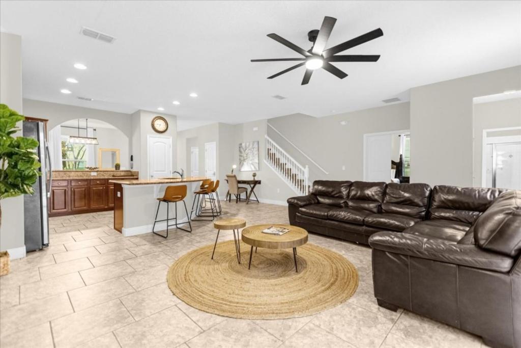 6 Bedrooms - 5,5 Bathrooms - Solterra 4193 Od *