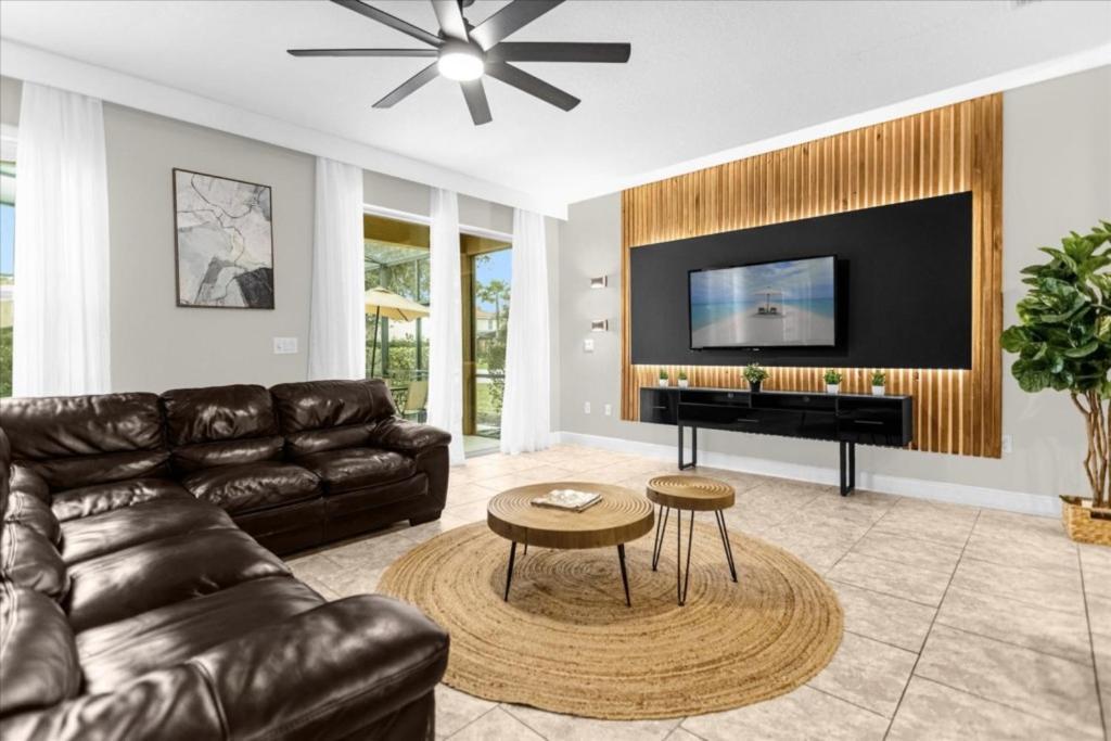6 Bedrooms - 5,5 Bathrooms - Solterra 4193 Od